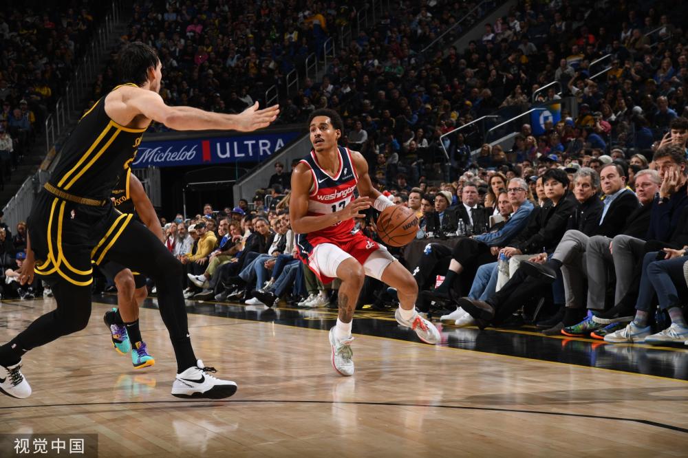 式总导演的 式总导演的